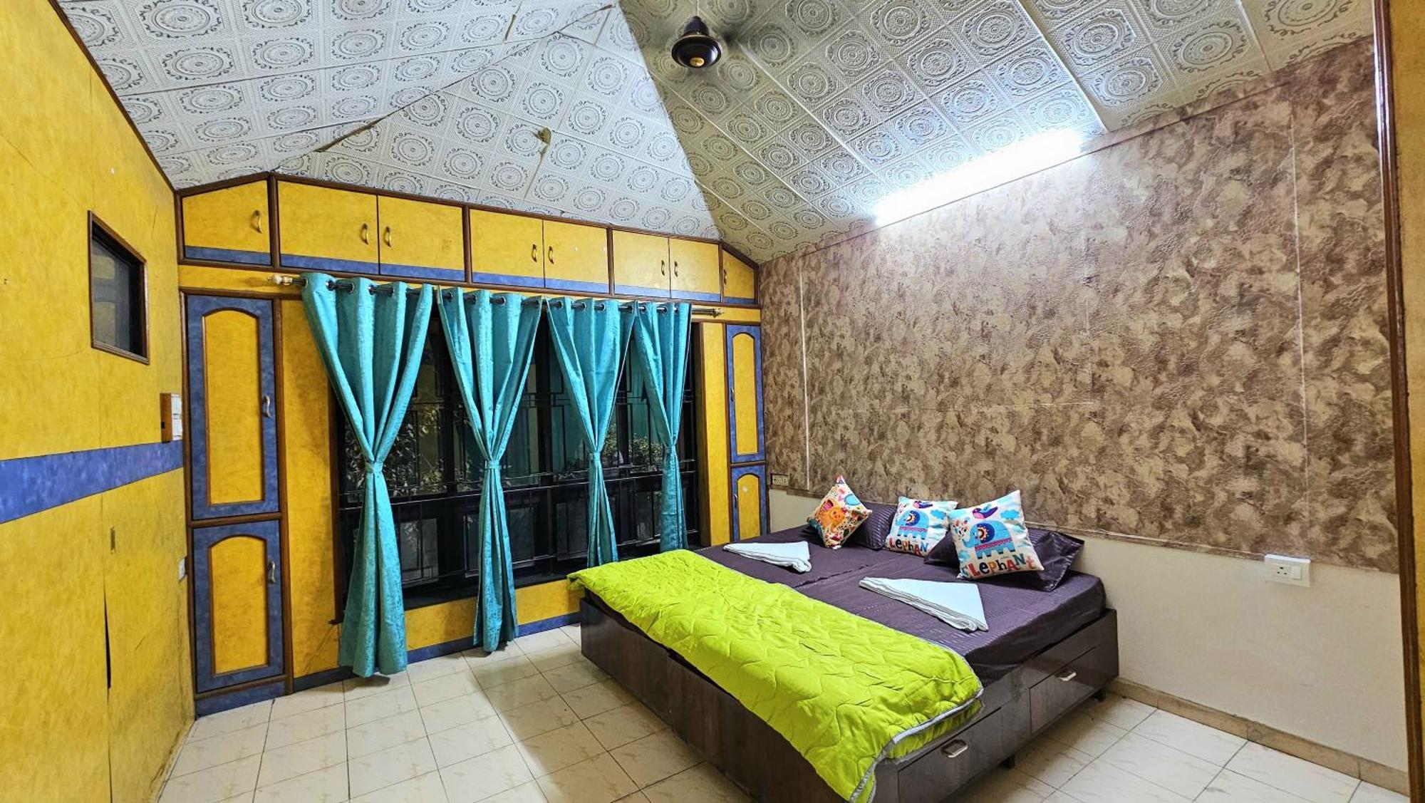 Elephant House - Boutique Hostel & Cowork Meribel Village Экстерьер фото